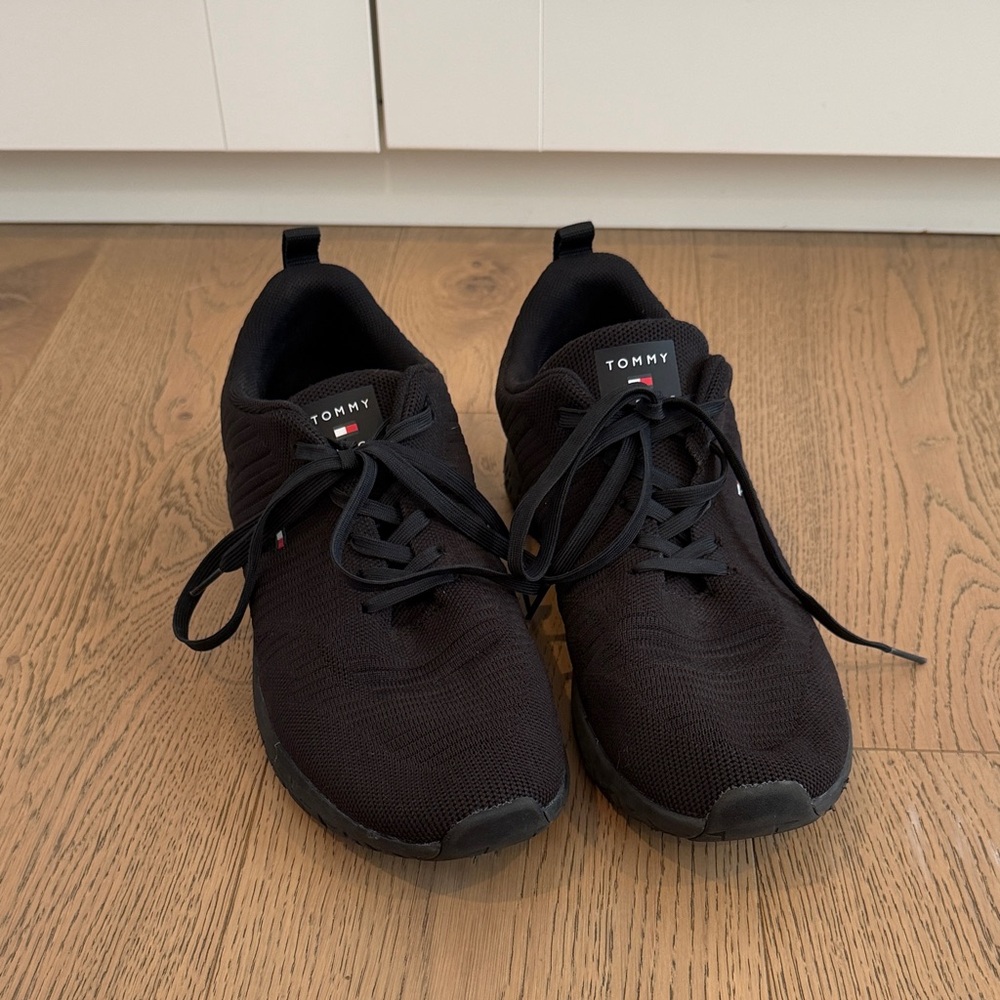 Tommy Hilfiger Men's Black Lace-Up Sneakers